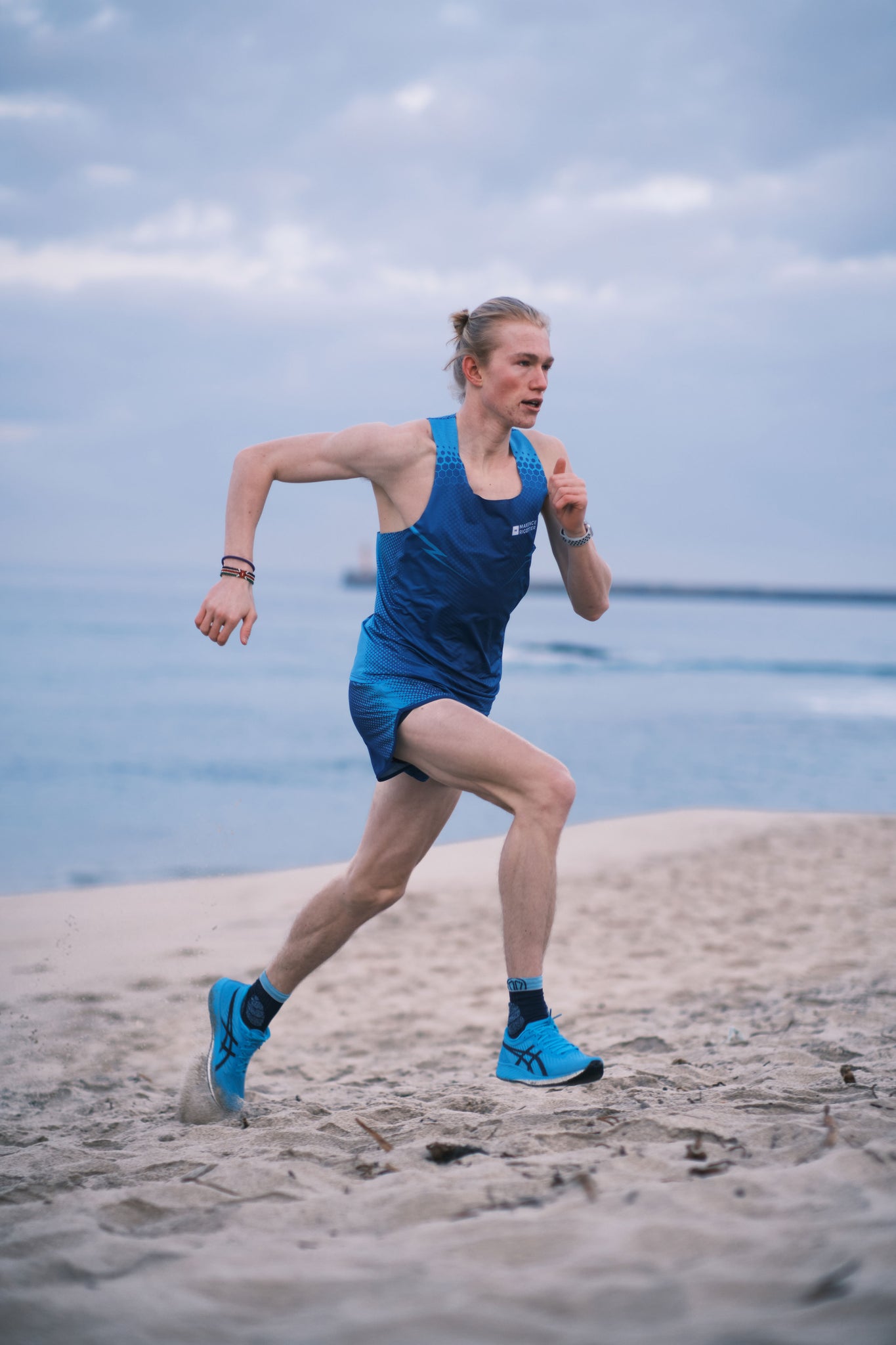 Short 2 en 1 de running Homme, Kiprun Run 500 Confort bleu marine KIPRUN Short 2 en 1 de running Homme, Kiprun Run 500 Confort bleu marine KIPRUN